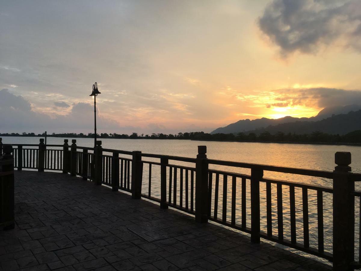 Langkawi Lagoon Resort Water Chalet Pantai Cenang  Buitenkant foto